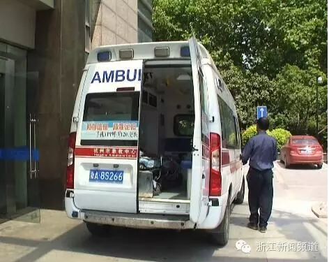 五一假期，杭州一工地的起重機吊機倒塌，造成1人重傷，3人輕傷